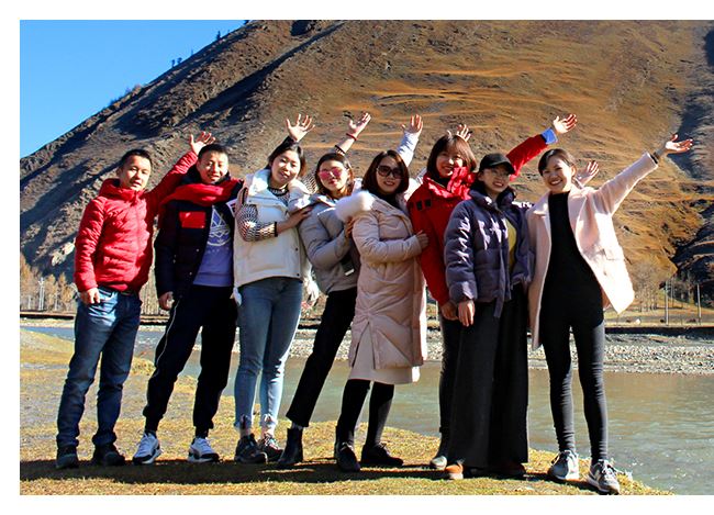 Goditi lo scenario del SiChuan occidentale, un viaggio romantico sulle montag...